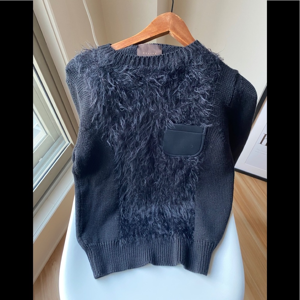 RELIVE beautiful black sweater.Made in Italy